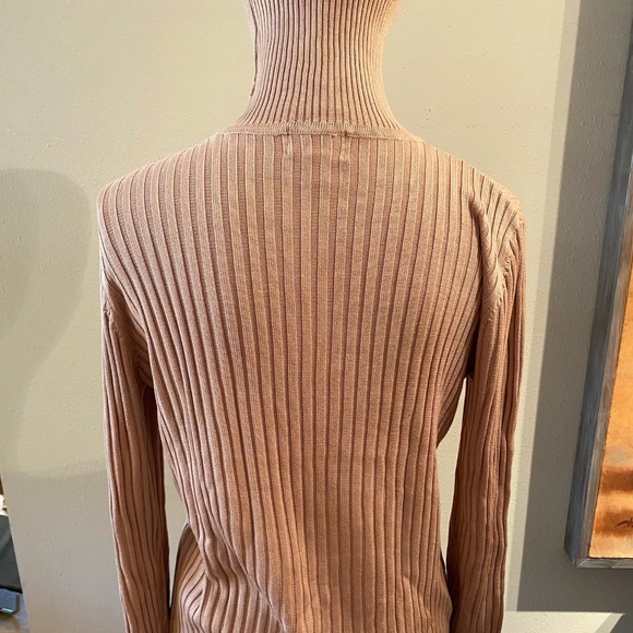 Neiman Marcus Dusty Rose Silk Turtleneck Size XL - Picture 4 of 6